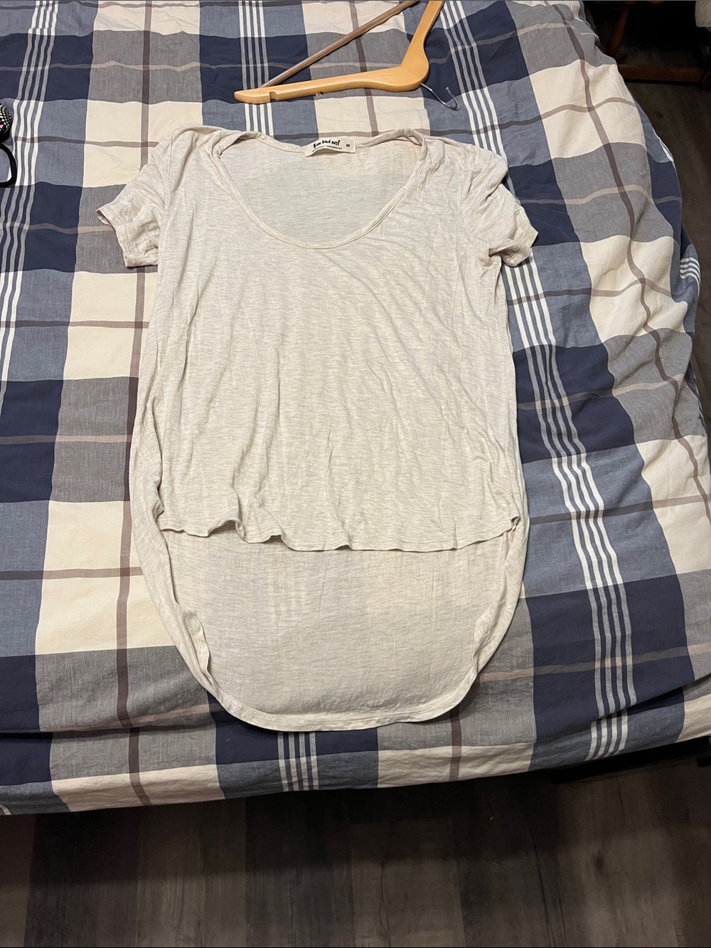 Three bird nest drapey tshirt size M
